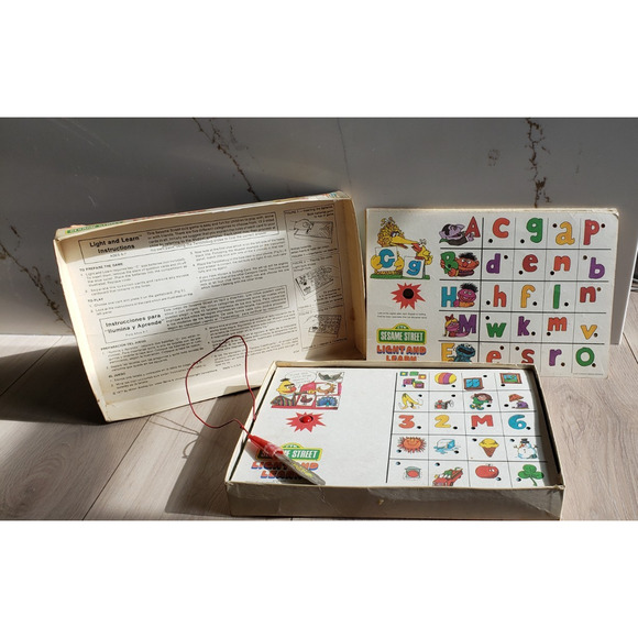 VTG Sesame Street Light Learn Quiz Game Muppets 1977 Family Home Toddler Fun Toy - Picture 4 of 4
